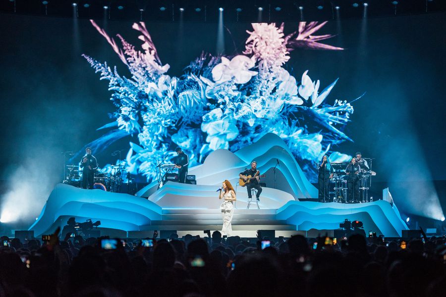 Jess Glynne’s European tour brought the four seasons to life through FRAY Studio’s panoramic video design, mixing filmed footage, 3D landscapes and live camera feeds.